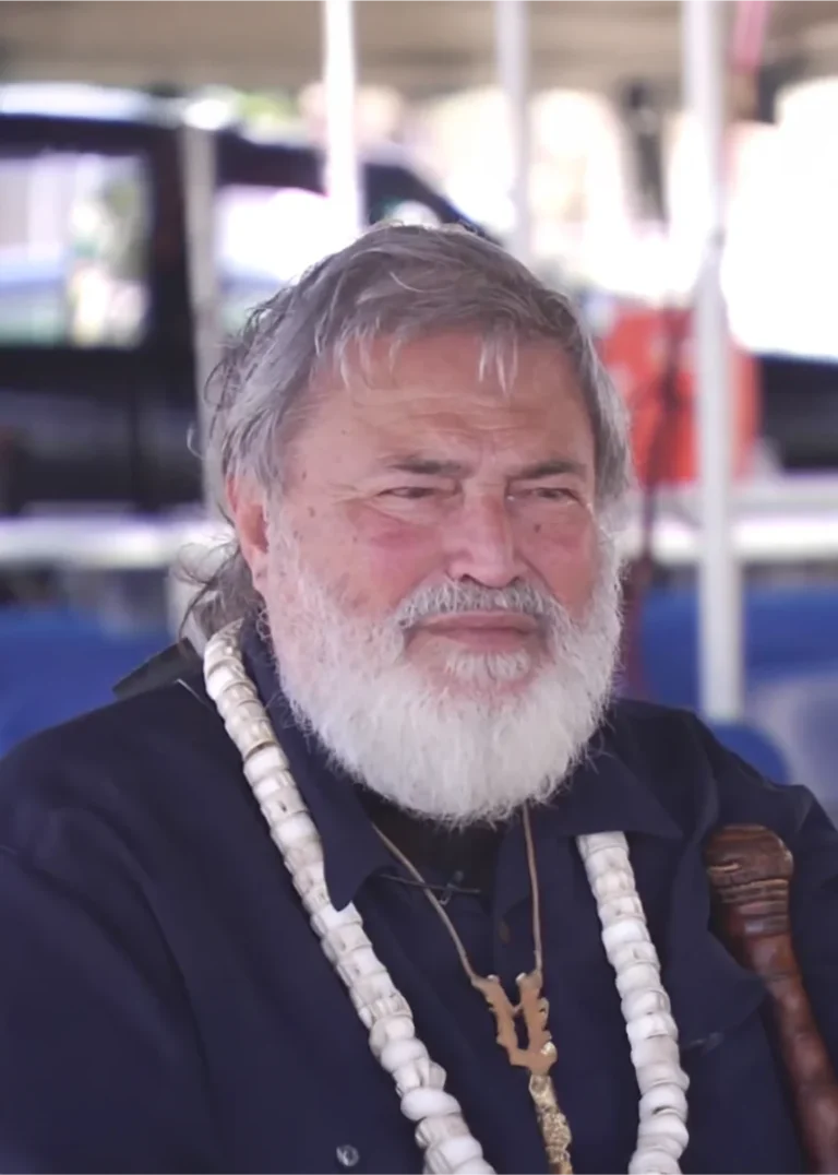 Sam Kaw Sam Kaʻai • Wa'a Honua